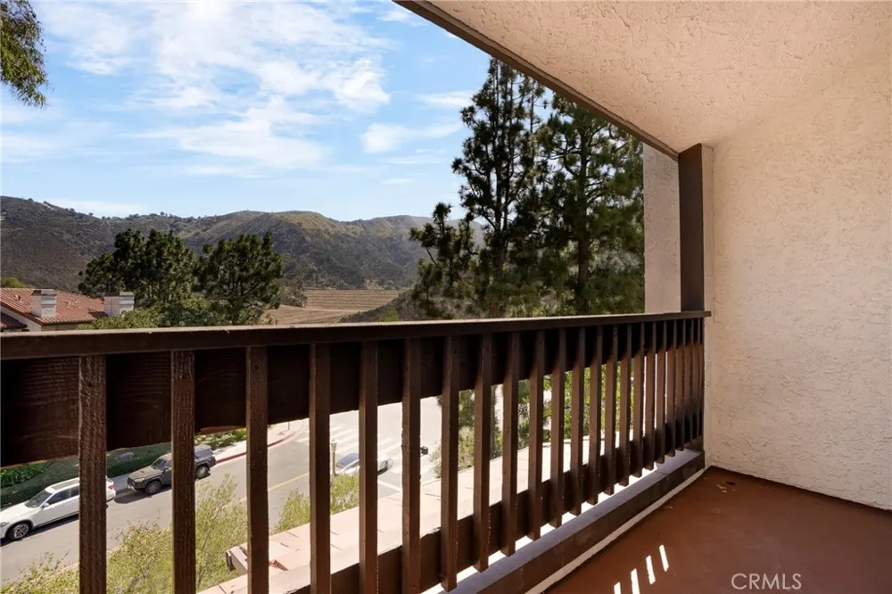 17255 Palisades Circle Pacific Palisades, CA 90272