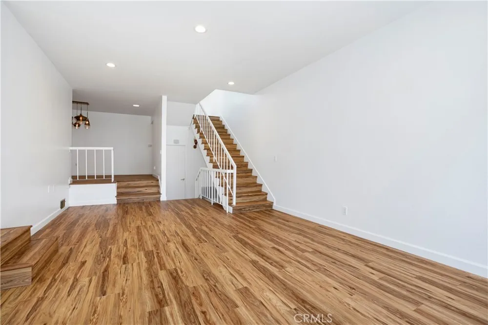 17255 Palisades Circle Pacific Palisades, CA 90272