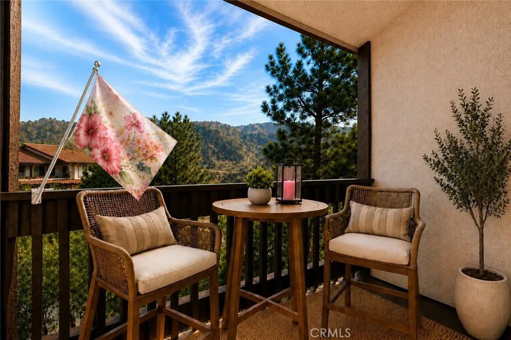 17255 Palisades Circle Pacific Palisades, CA 90272