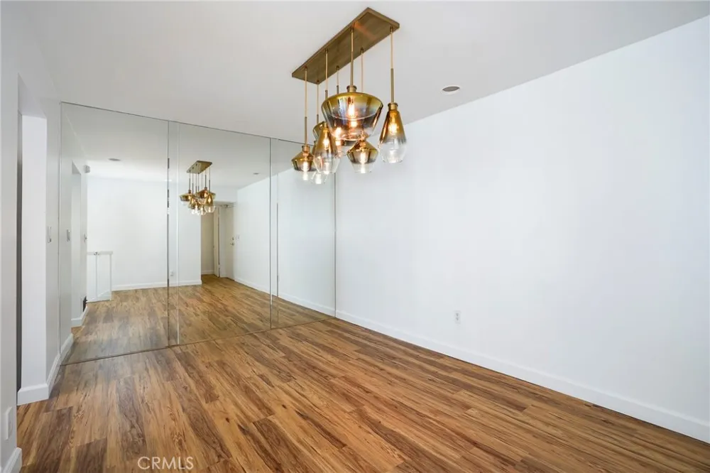 17255 Palisades Circle Pacific Palisades, CA 90272