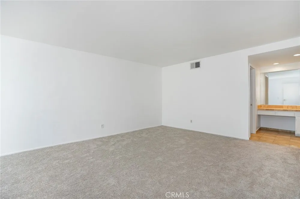 17255 Palisades Circle Pacific Palisades, CA 90272