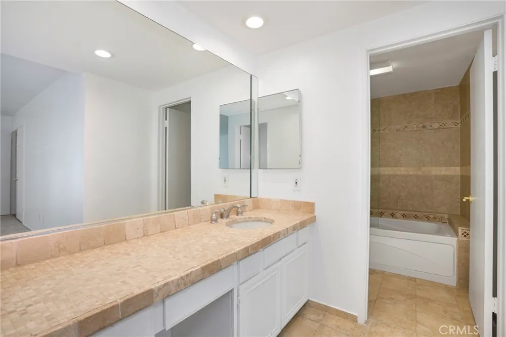 17255 Palisades Circle Pacific Palisades, CA 90272