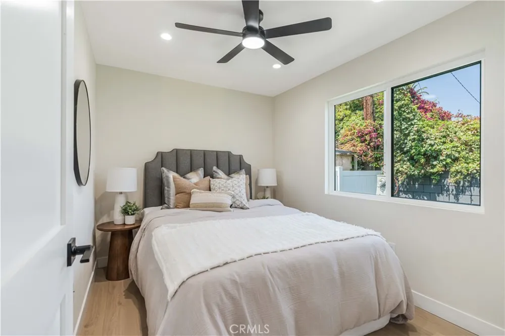 2837 S Palm Grove Avenue Los Angeles, CA 90016