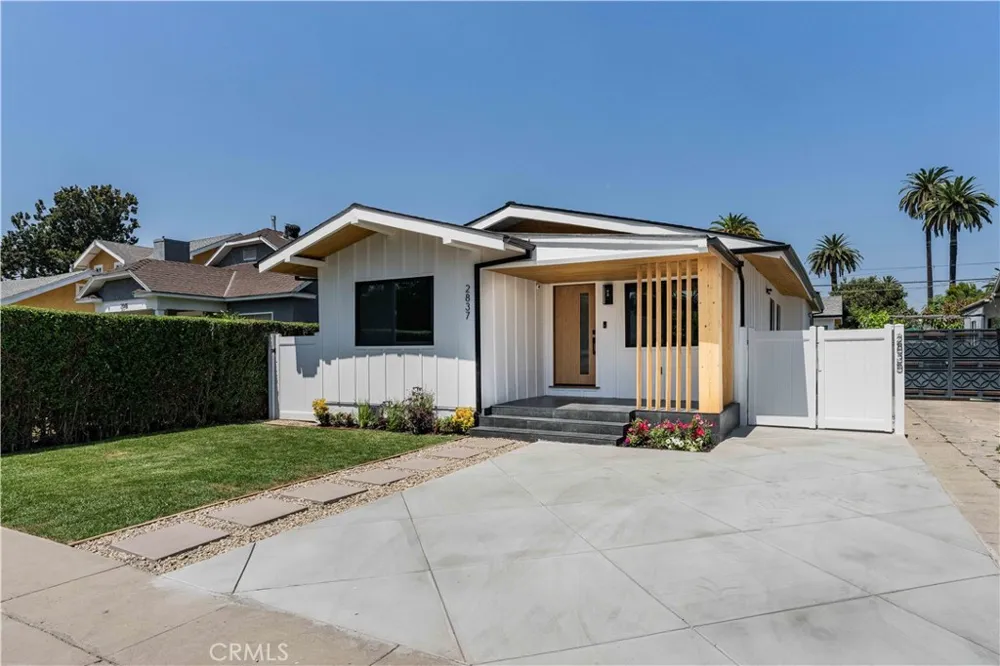 2837 S Palm Grove Avenue Los Angeles, CA 90016