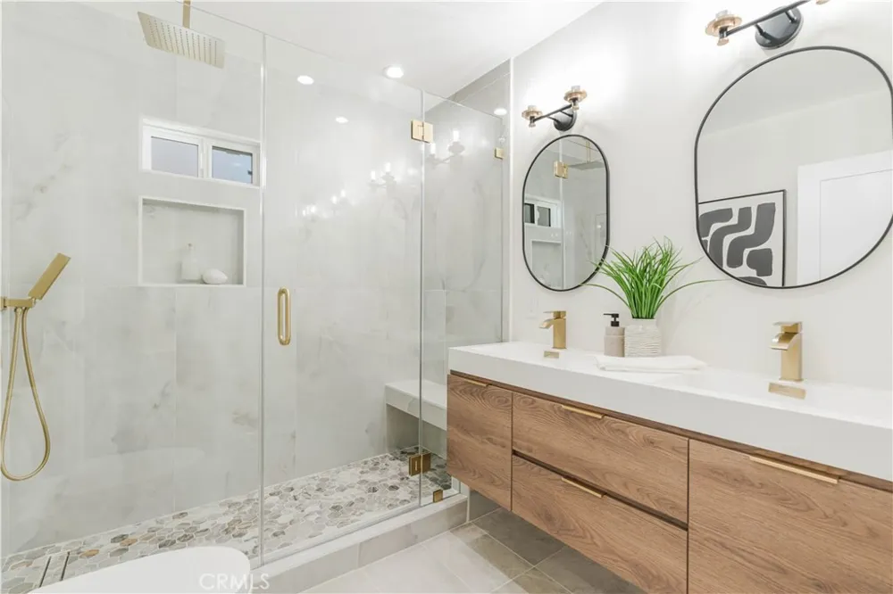2837 S Palm Grove Avenue Los Angeles, CA 90016
