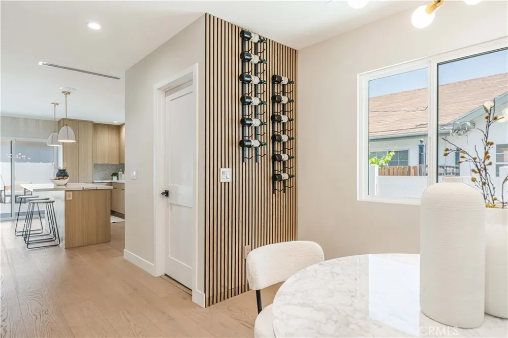 2837 S Palm Grove Avenue Los Angeles, CA 90016