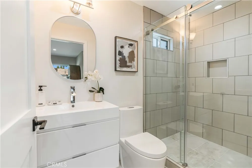 2837 S Palm Grove Avenue Los Angeles, CA 90016