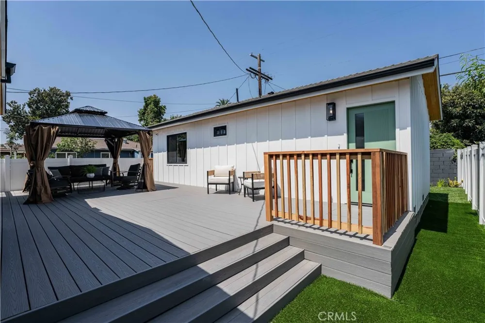 2837 S Palm Grove Avenue Los Angeles, CA 90016