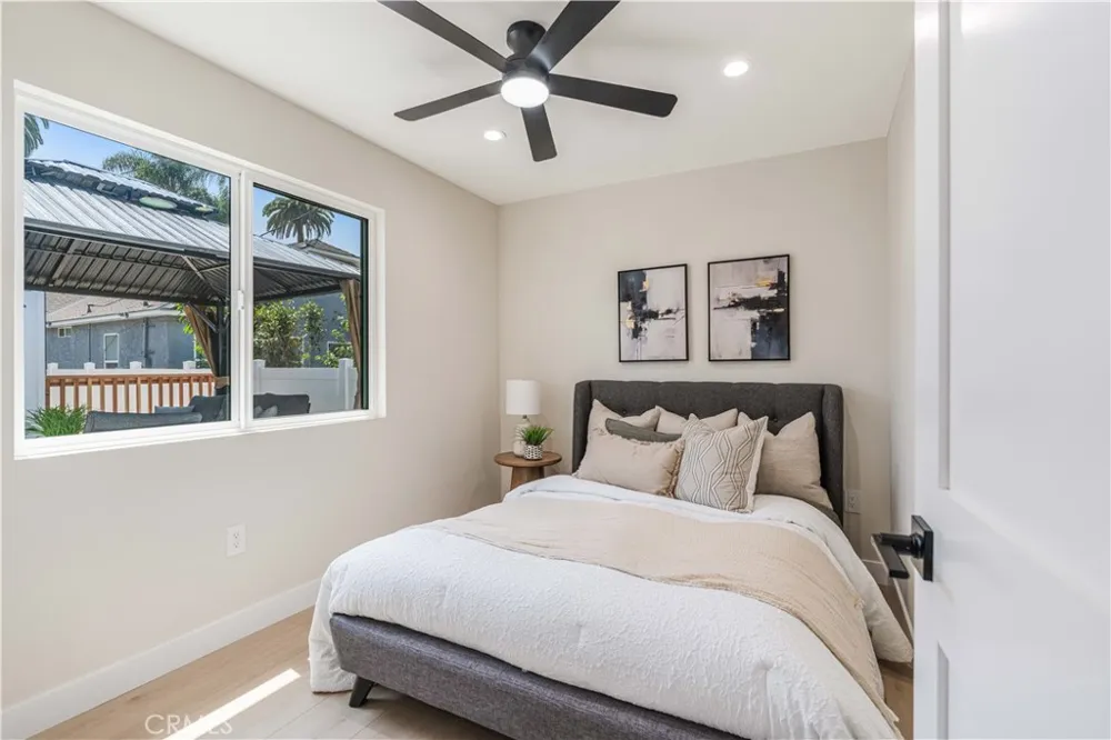 2837 S Palm Grove Avenue Los Angeles, CA 90016
