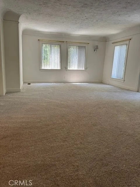 1924 Pinehurst Road Los Angeles, CA 90068
