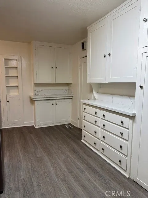 1924 Pinehurst Road Los Angeles, CA 90068