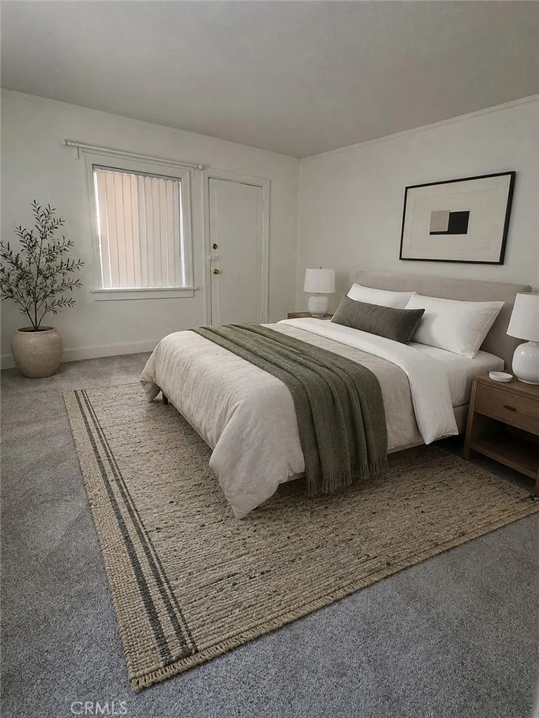 1924 Pinehurst Road Los Angeles, CA 90068