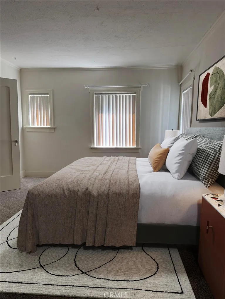 1924 Pinehurst Road Los Angeles, CA 90068