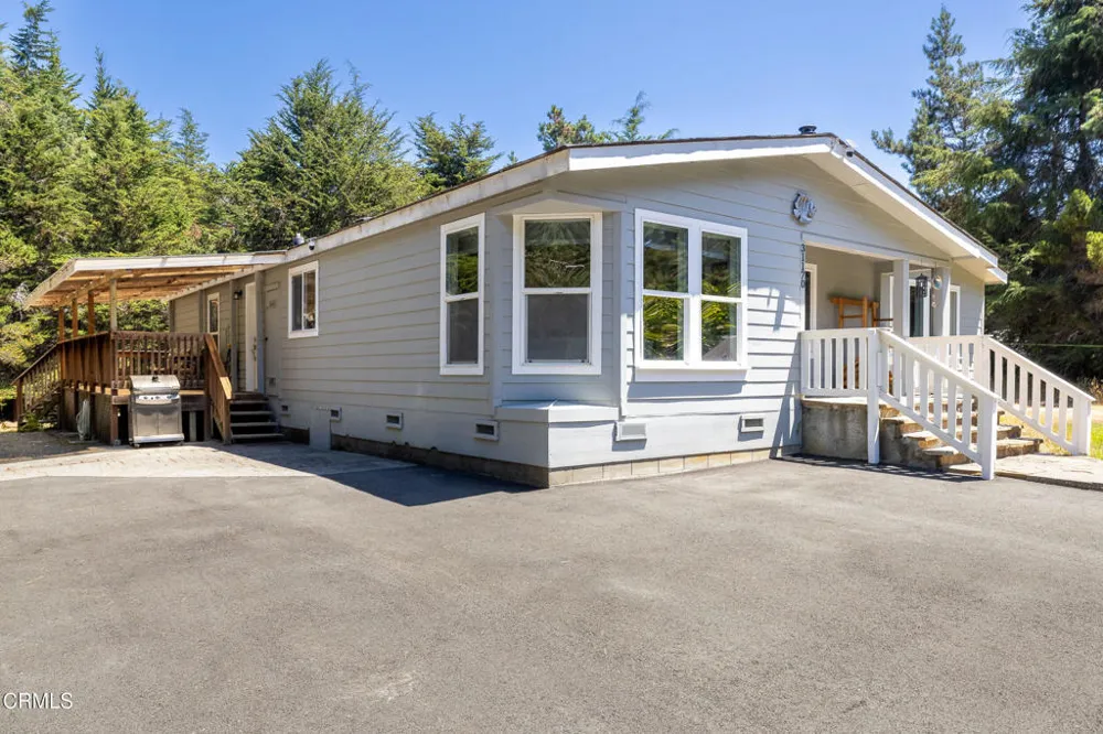 31170 Thomas Lane Fort Bragg, CA 95437