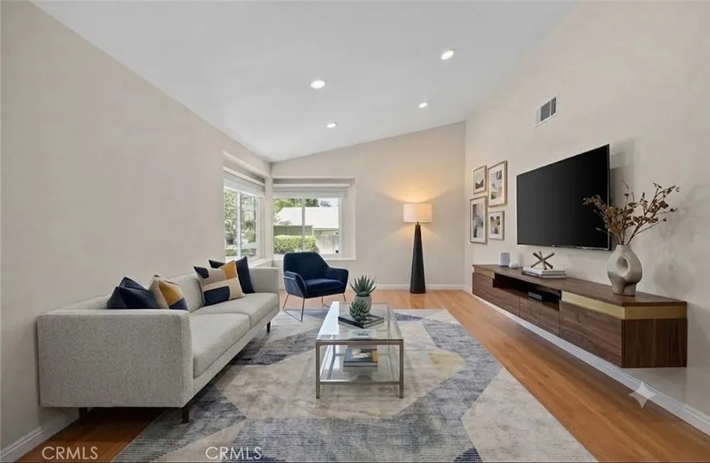 14071 Fenton Lane Sylmar, CA 91342