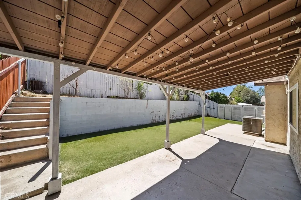 14071 Fenton Lane Sylmar, CA 91342