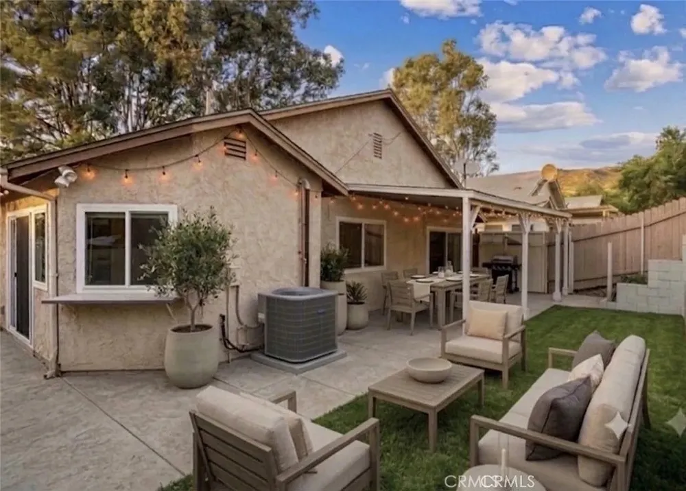 14071 Fenton Lane Sylmar, CA 91342
