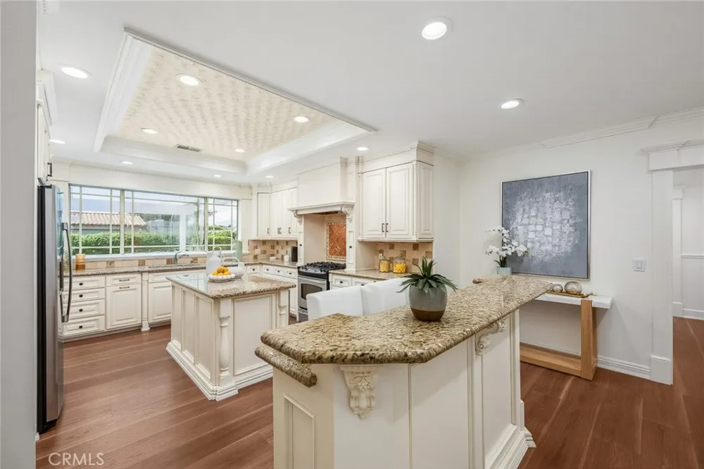 403 S Valley Center Avenue Glendora, CA 91741