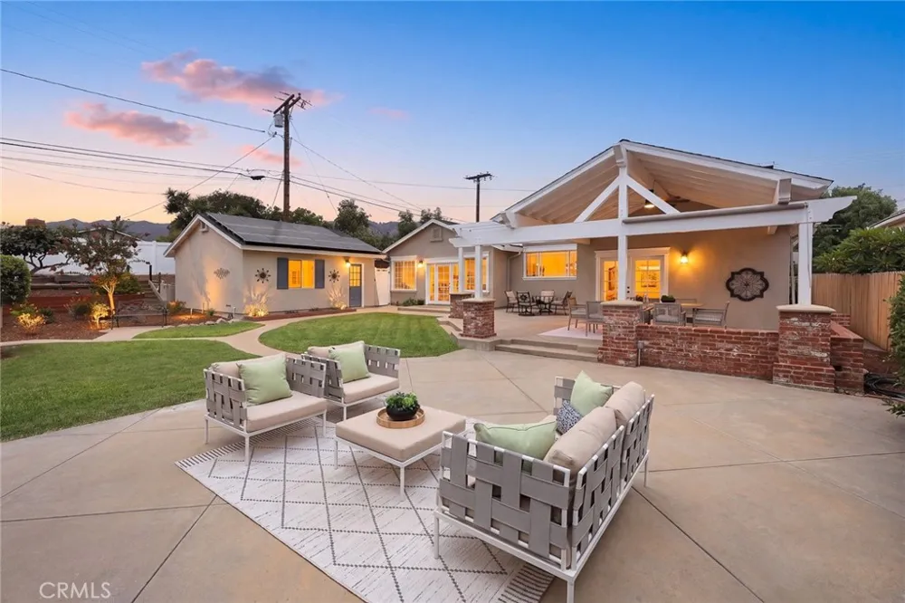 403 S Valley Center Avenue Glendora, CA 91741
