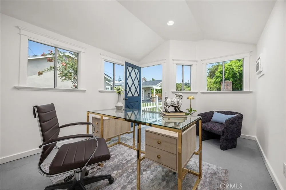 403 S Valley Center Avenue Glendora, CA 91741