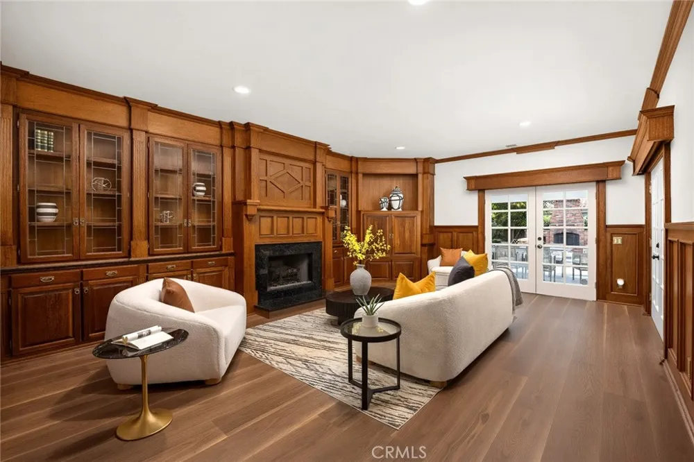 403 S Valley Center Avenue Glendora, CA 91741