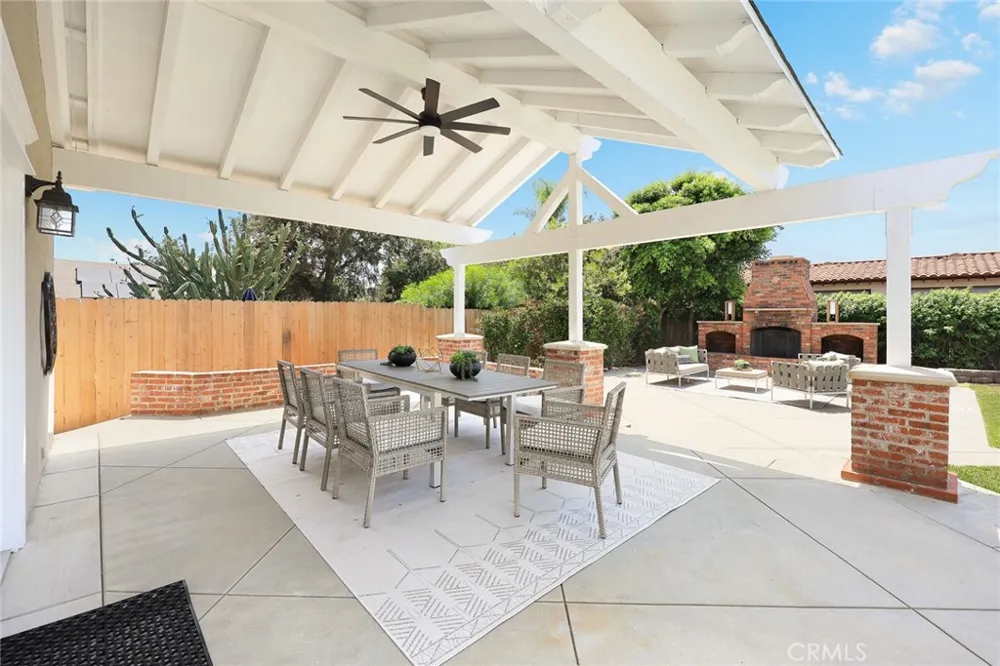 403 S Valley Center Avenue Glendora, CA 91741