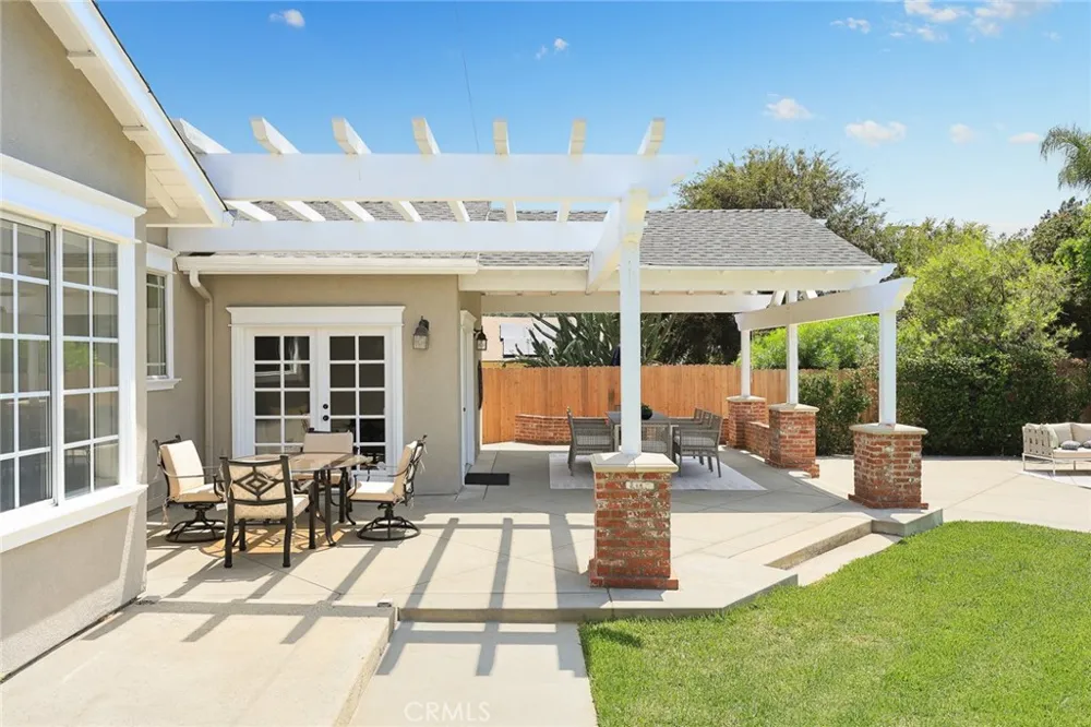 403 S Valley Center Avenue Glendora, CA 91741