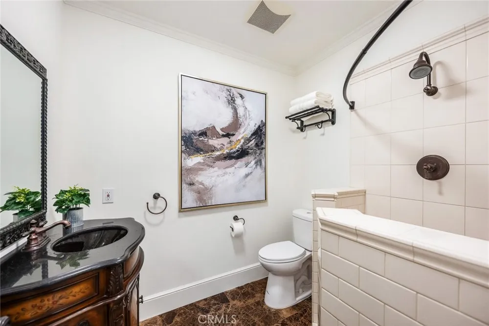 403 S Valley Center Avenue Glendora, CA 91741