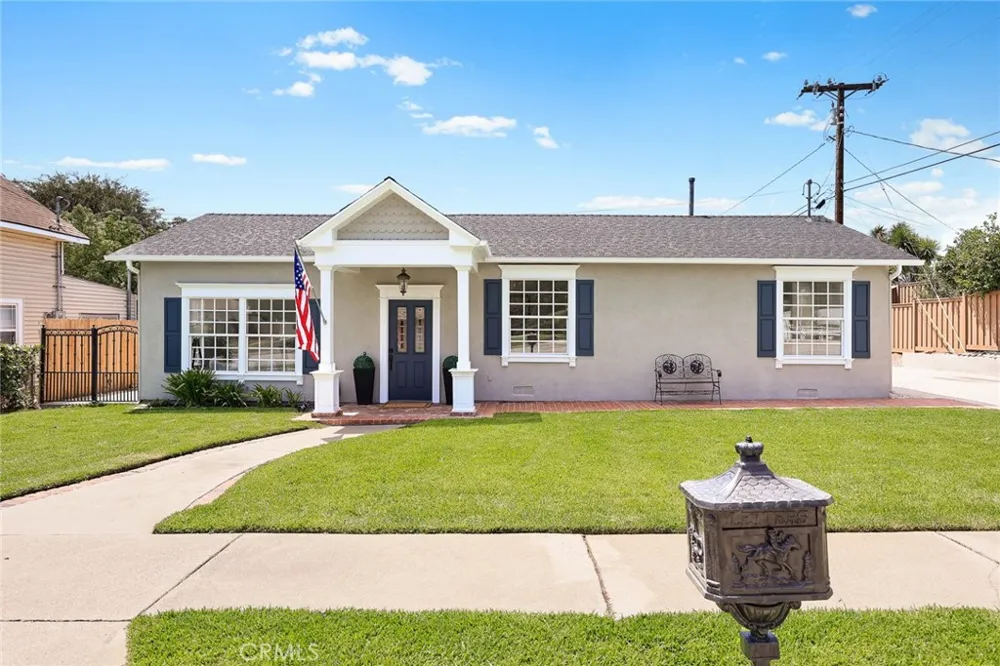 403 S Valley Center Avenue Glendora, CA 91741