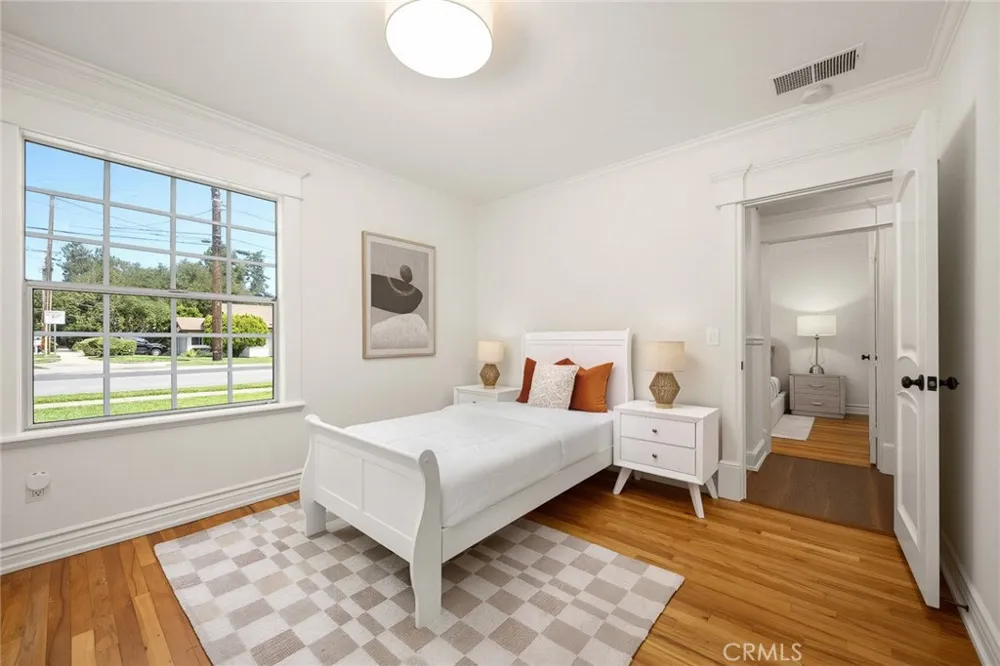 403 S Valley Center Avenue Glendora, CA 91741