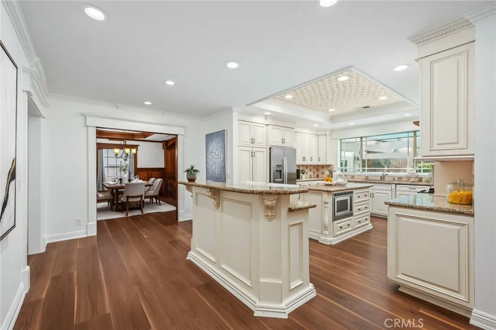 403 S Valley Center Avenue Glendora, CA 91741