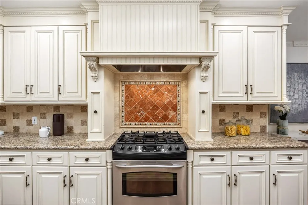 403 S Valley Center Avenue Glendora, CA 91741