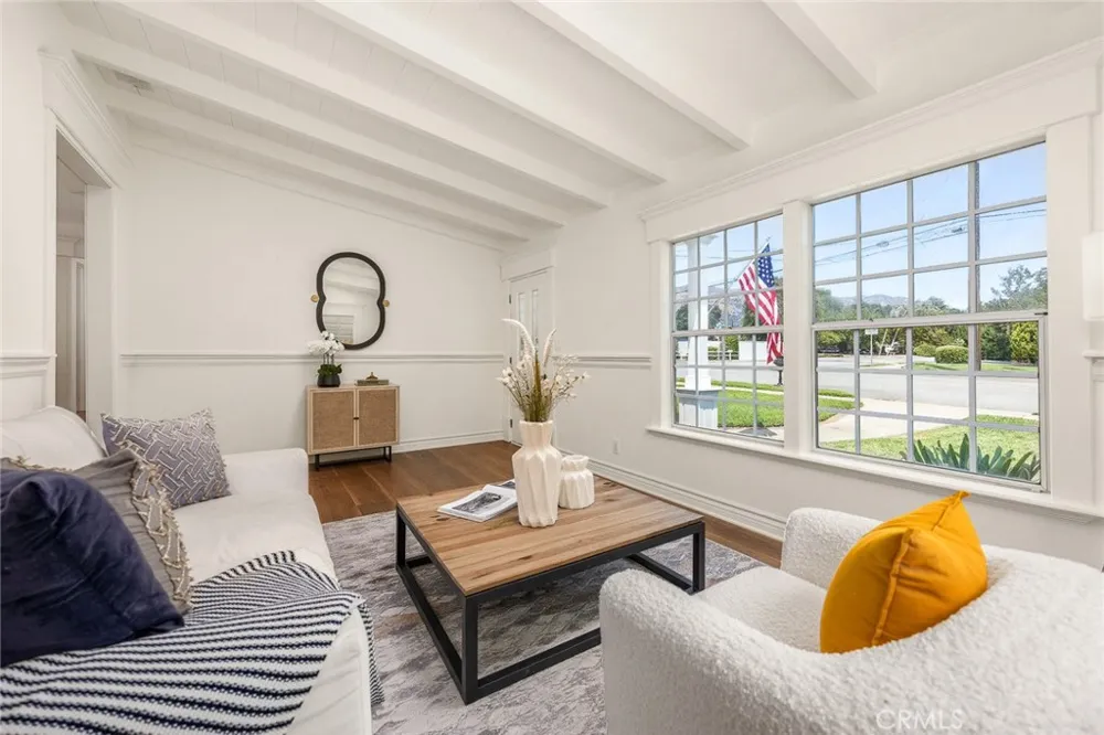 403 S Valley Center Avenue Glendora, CA 91741