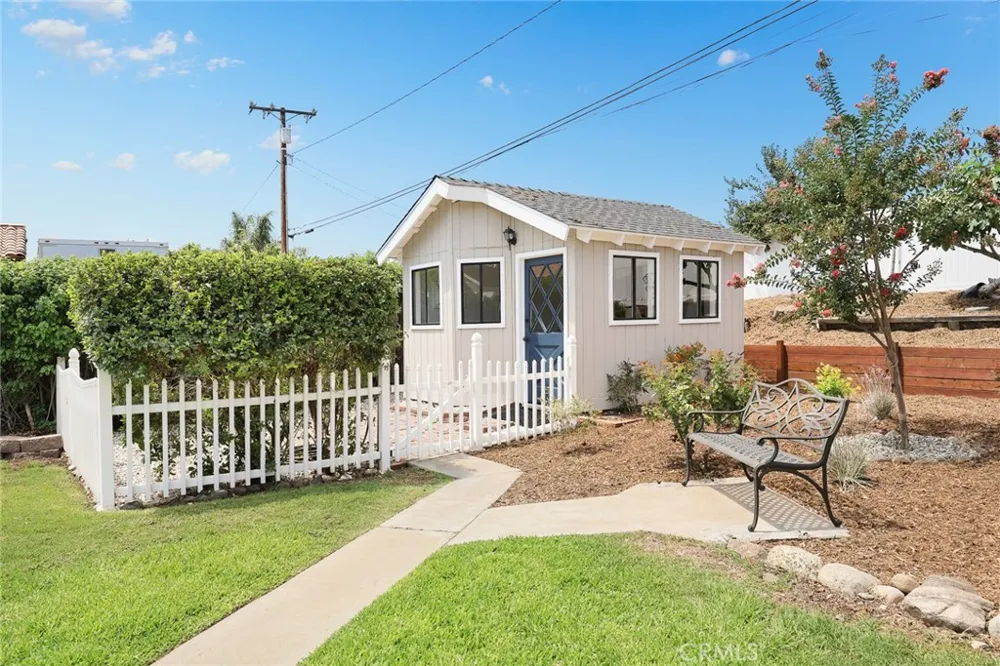403 S Valley Center Avenue Glendora, CA 91741