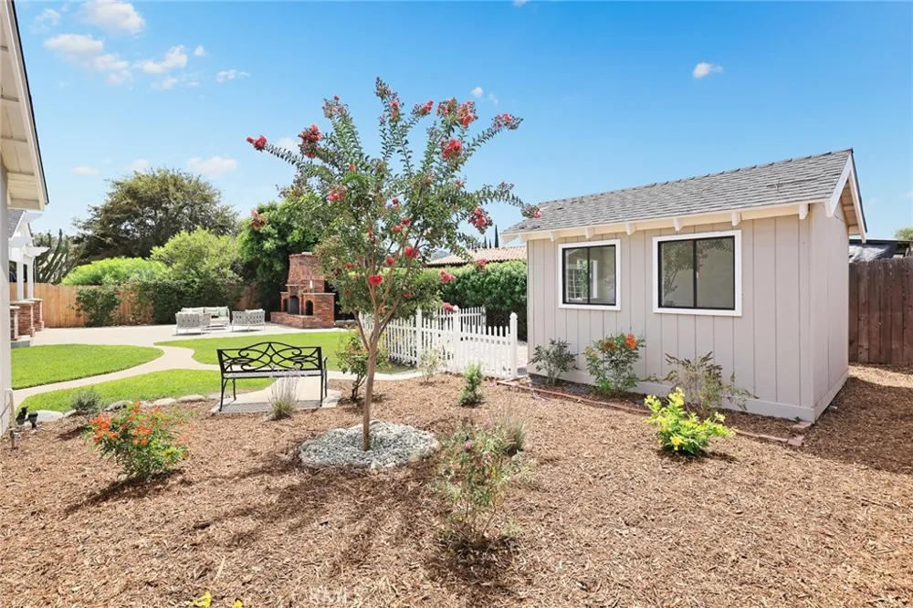 403 S Valley Center Avenue Glendora, CA 91741
