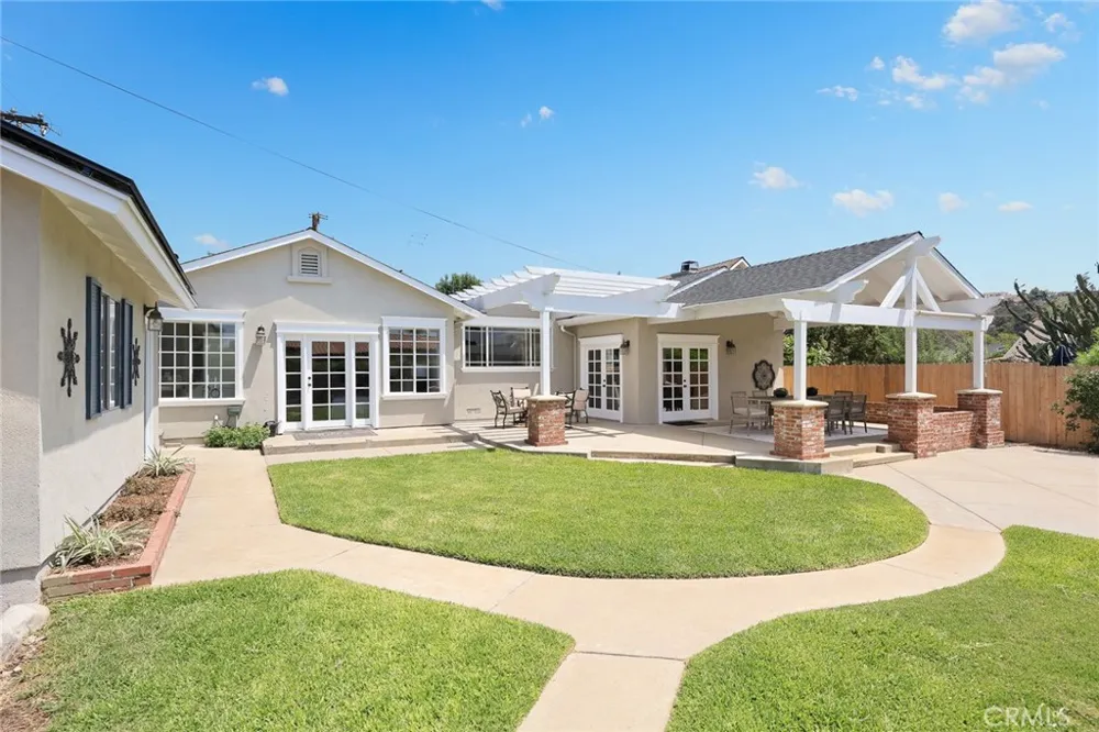 403 S Valley Center Avenue Glendora, CA 91741