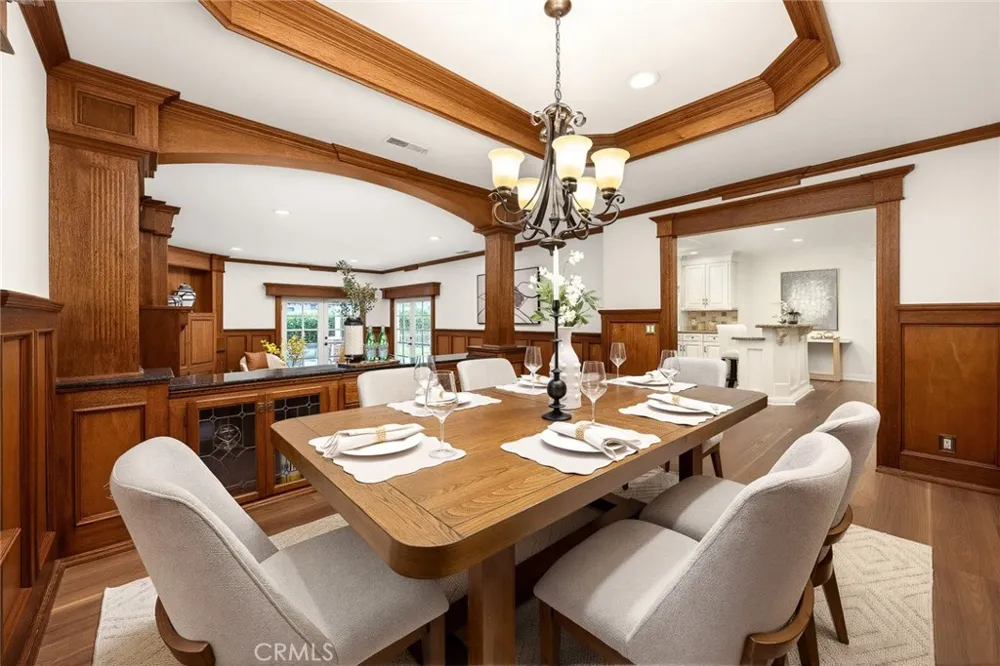 403 S Valley Center Avenue Glendora, CA 91741