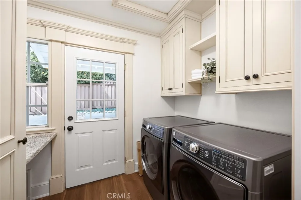 403 S Valley Center Avenue Glendora, CA 91741