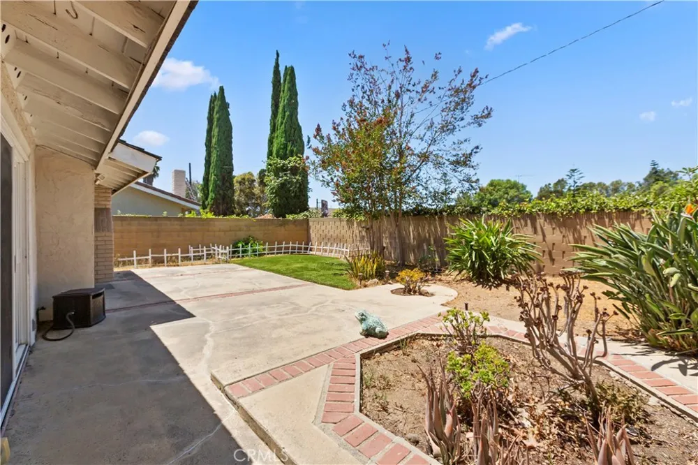 18842 Jane Circle North Tustin, CA 92705