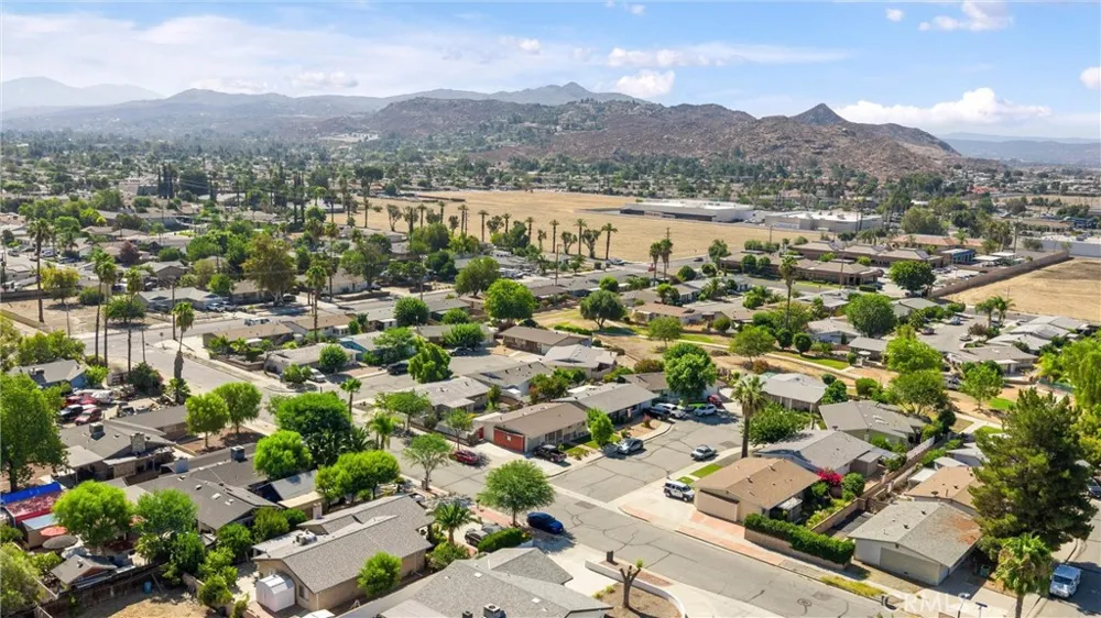 830 Costo Lane Hemet, CA 92543