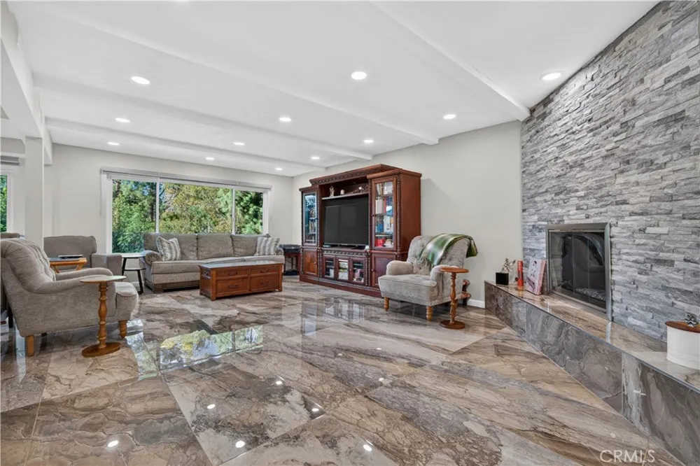 2484 Cameron Avenue Covina, CA 91724