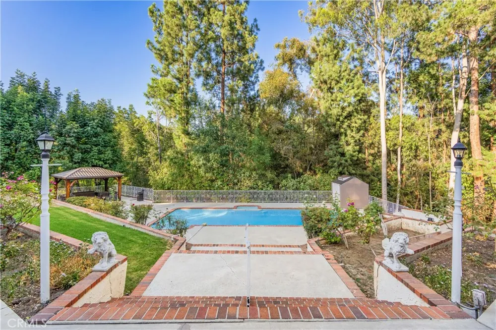 2484 Cameron Avenue Covina, CA 91724