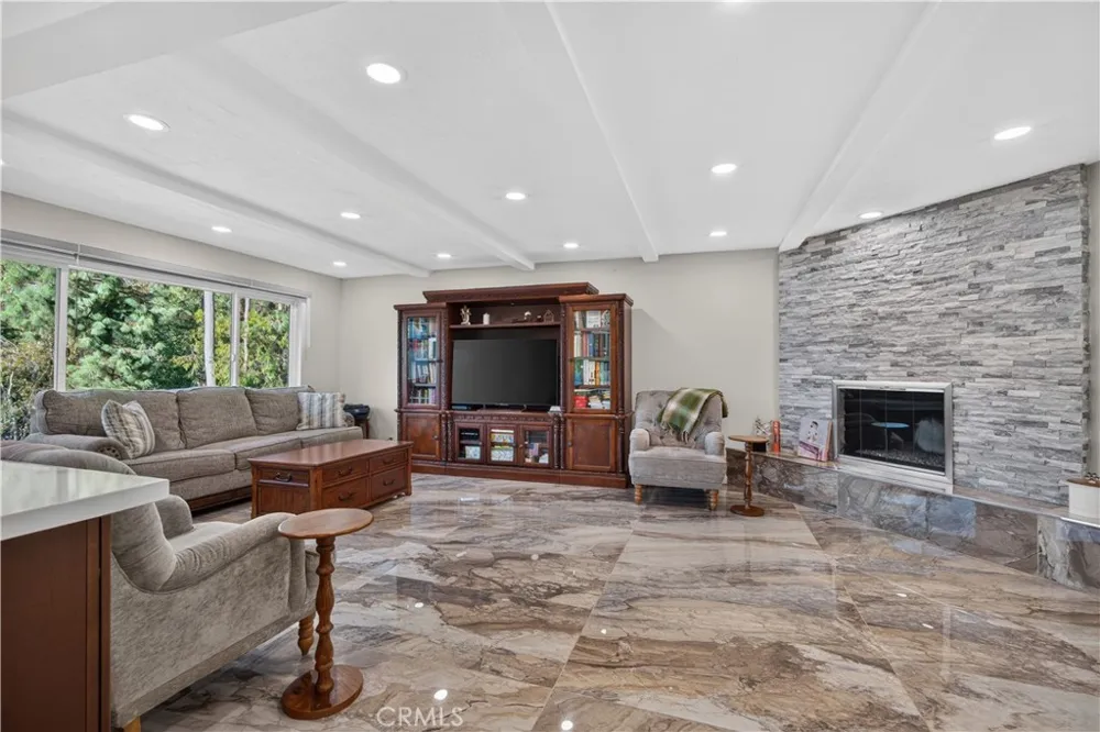 2484 Cameron Avenue Covina, CA 91724