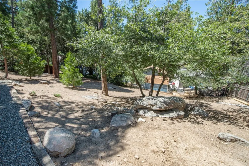 23914 Wildwood Crestline, CA 92325