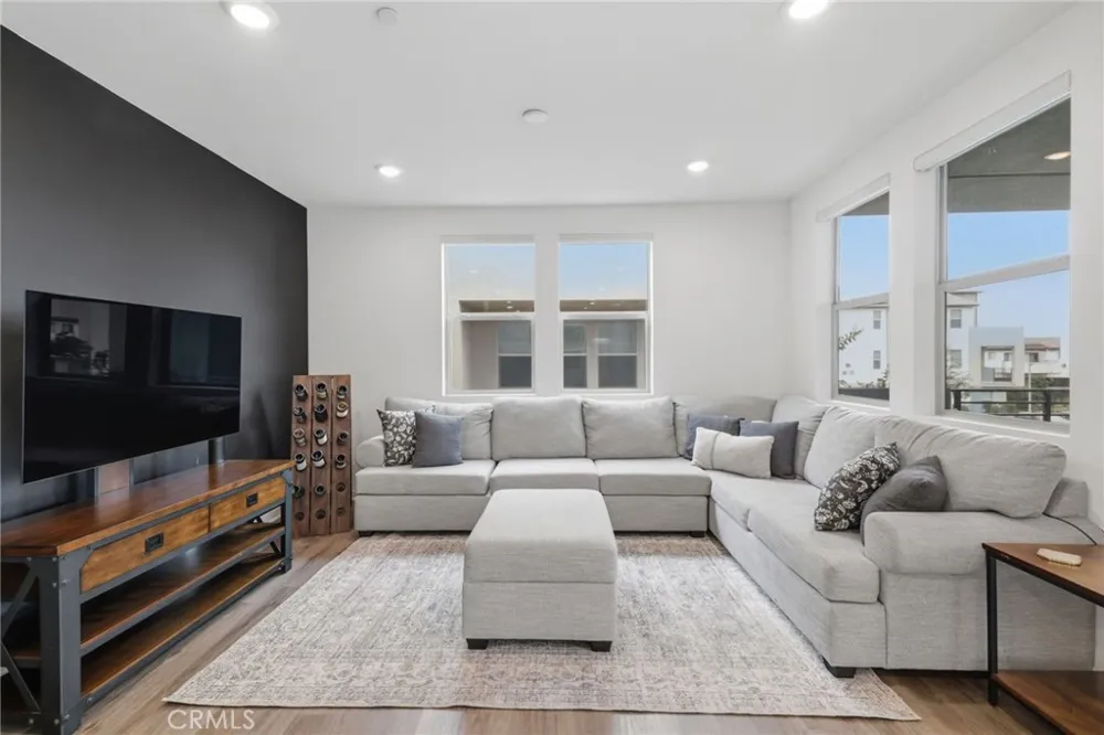 243 Pin Lane Covina, CA 91722