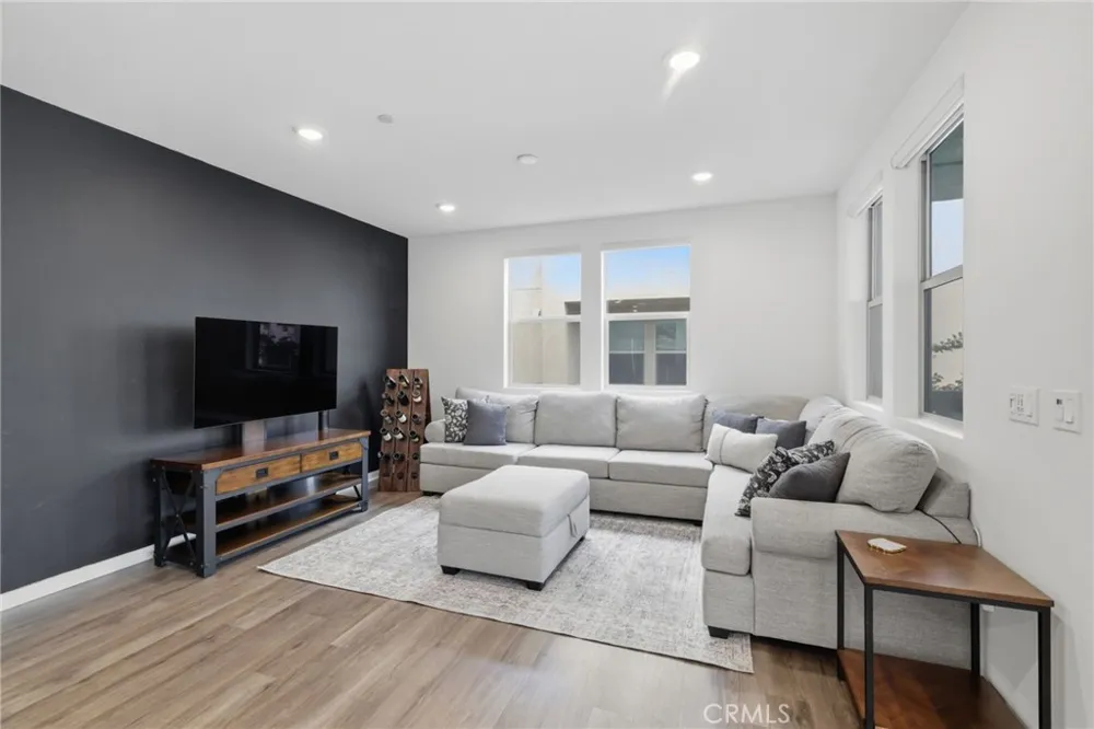 243 Pin Lane Covina, CA 91722