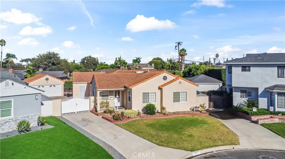 8067 Otto Street Downey, CA 90240