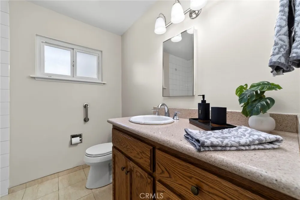 333 E 13th Street Azusa, CA 91702