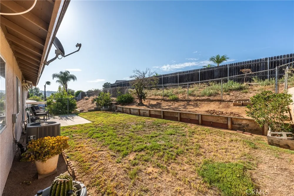 14407 Laurel Drive Riverside, CA 92503