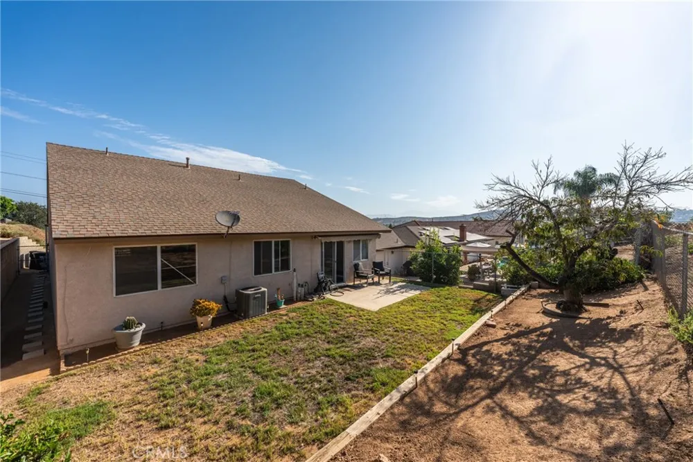 14407 Laurel Drive Riverside, CA 92503